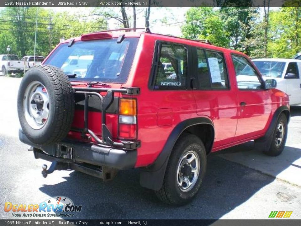 1995 Nissan Pathfinder XE Ultra Red / Gray Photo #7