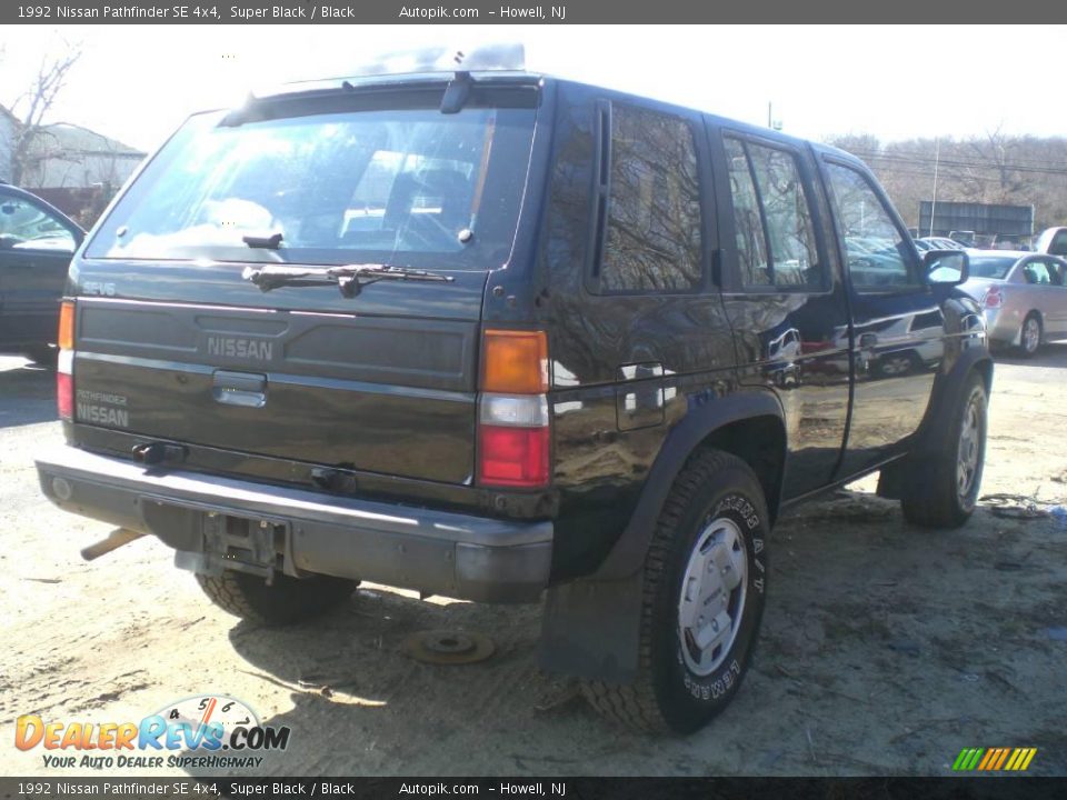 1992 Nissan Pathfinder SE 4x4 Super Black / Black Photo #7
