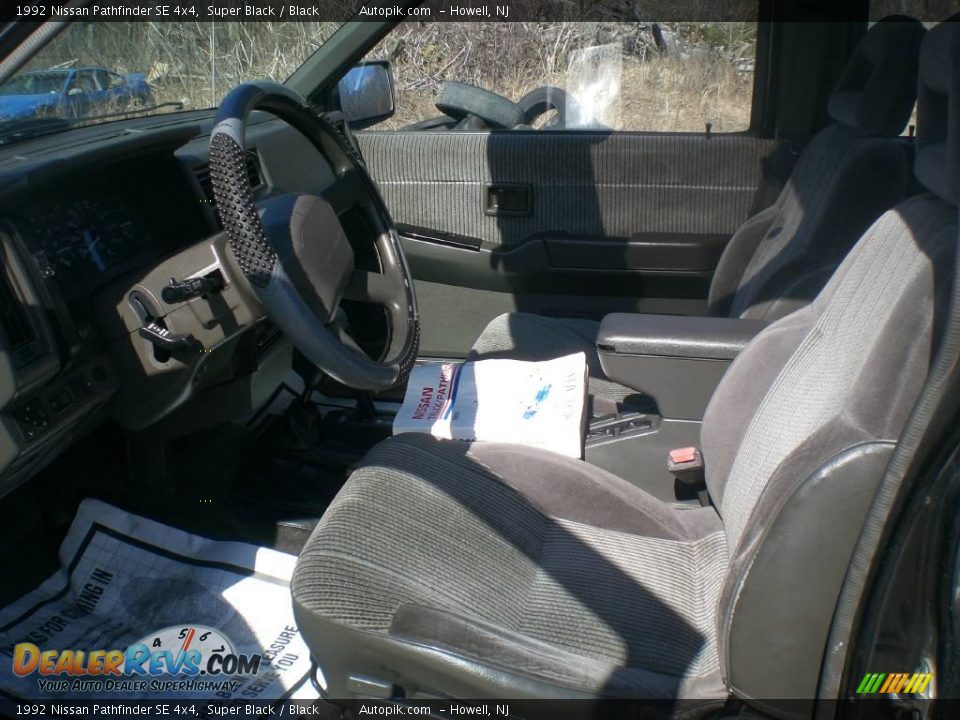 1992 Nissan Pathfinder SE 4x4 Super Black / Black Photo #9