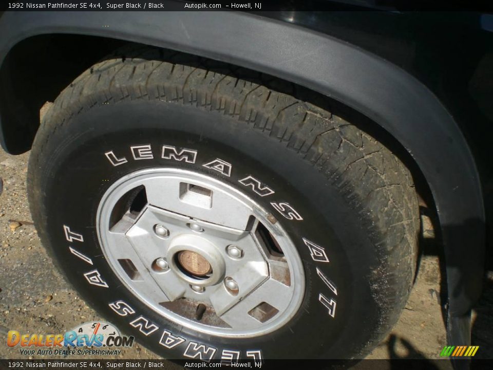 1992 Nissan Pathfinder SE 4x4 Super Black / Black Photo #20