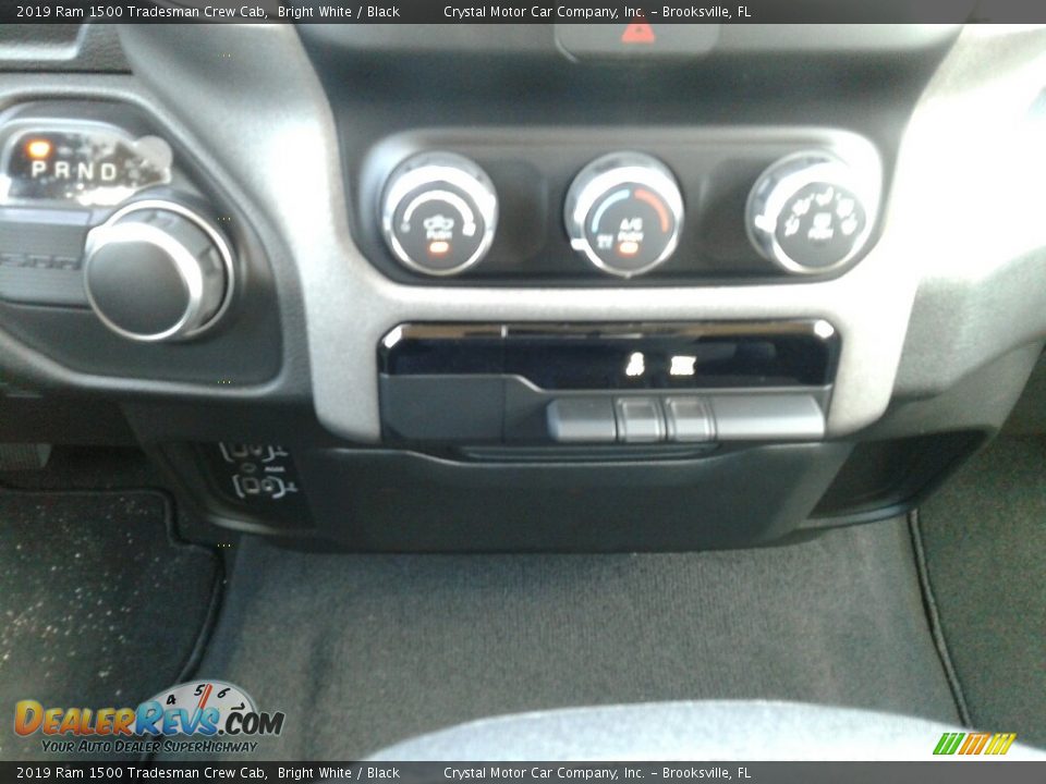2019 Ram 1500 Tradesman Crew Cab Bright White / Black Photo #16
