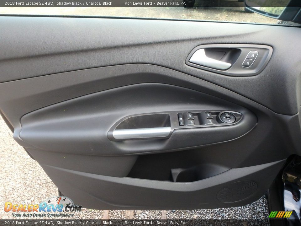 Door Panel of 2018 Ford Escape SE 4WD Photo #14