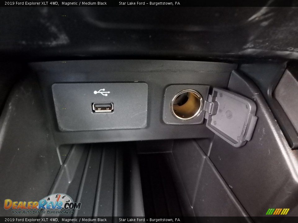 2019 Ford Explorer XLT 4WD Magnetic / Medium Black Photo #19