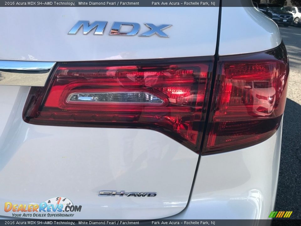 2016 Acura MDX SH-AWD Technology White Diamond Pearl / Parchment Photo #12
