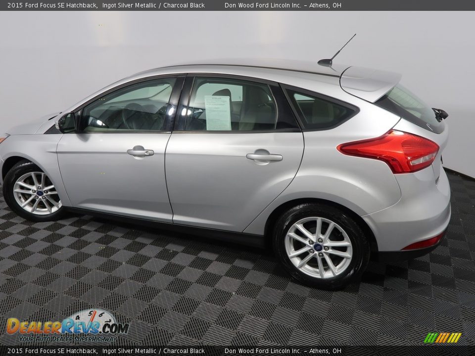 2015 Ford Focus SE Hatchback Ingot Silver Metallic / Charcoal Black Photo #9