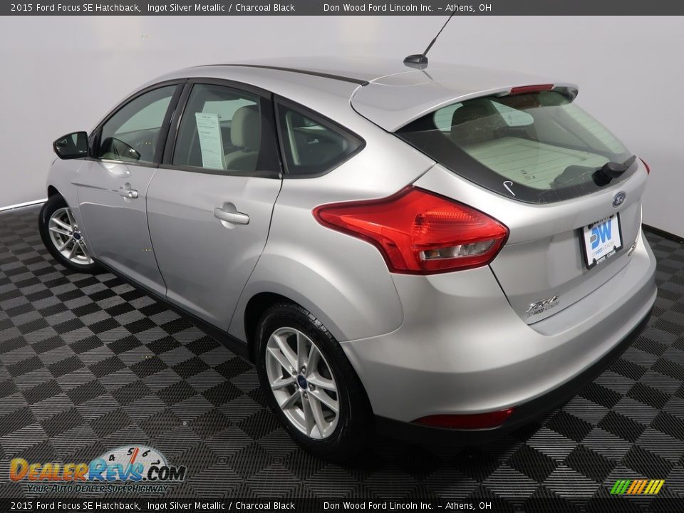 2015 Ford Focus SE Hatchback Ingot Silver Metallic / Charcoal Black Photo #10