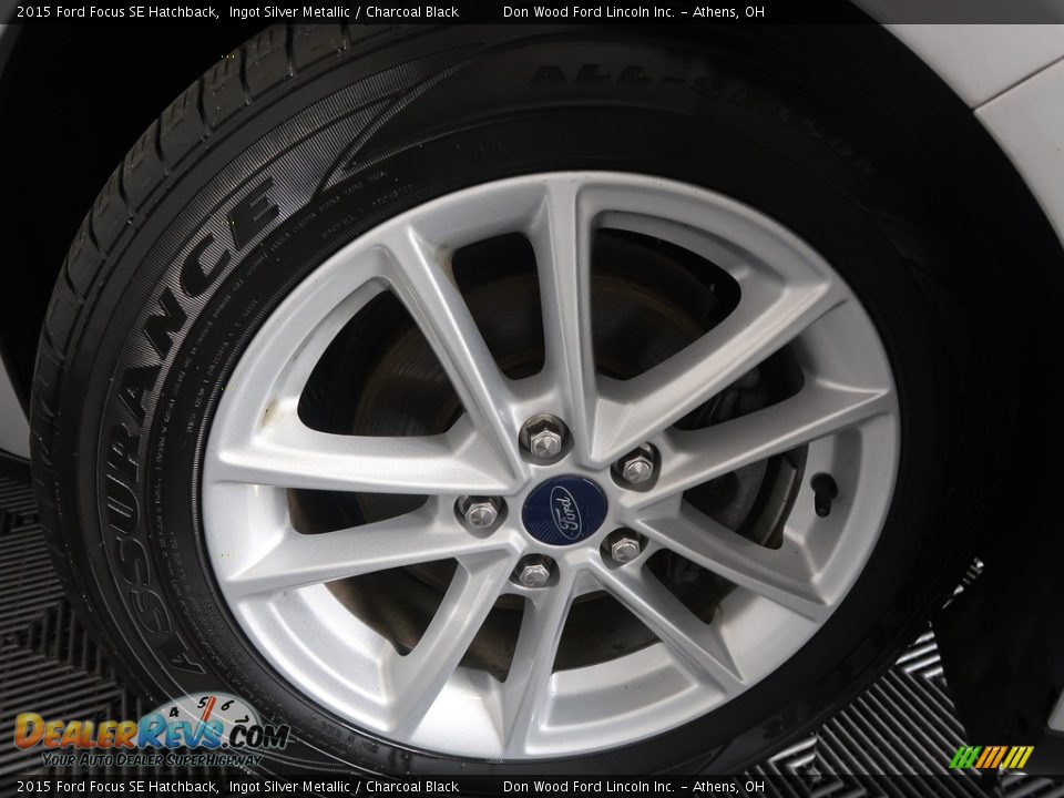 2015 Ford Focus SE Hatchback Ingot Silver Metallic / Charcoal Black Photo #25
