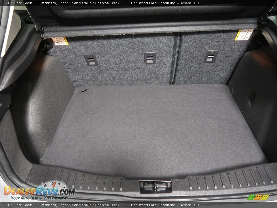 2015 Ford Focus SE Hatchback Ingot Silver Metallic / Charcoal Black Photo #30