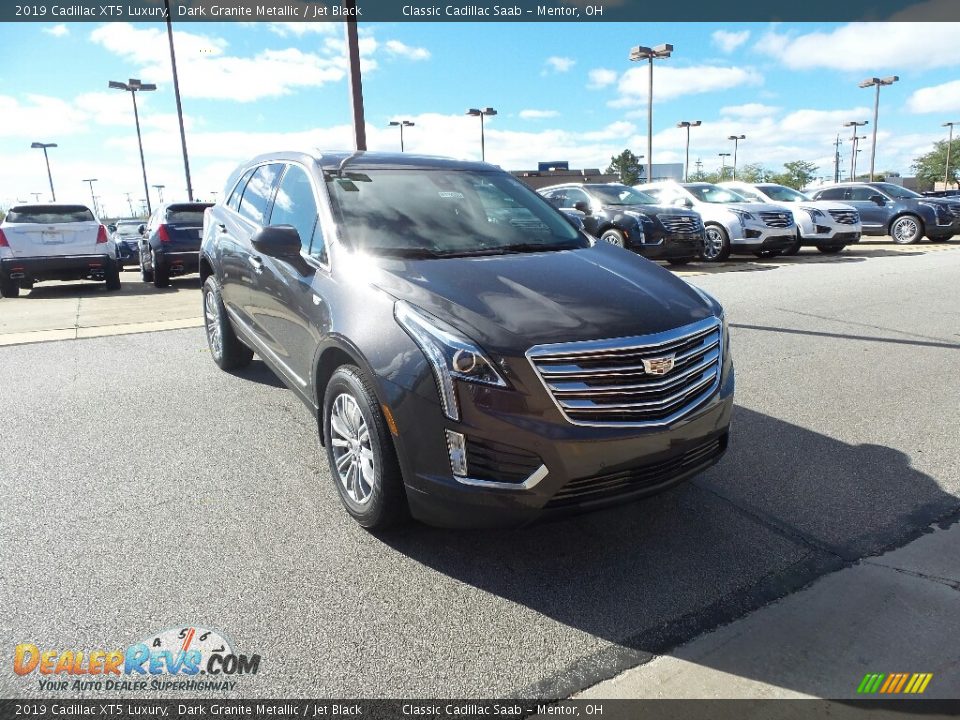 Front 3/4 View of 2019 Cadillac XT5 Luxury Photo #1