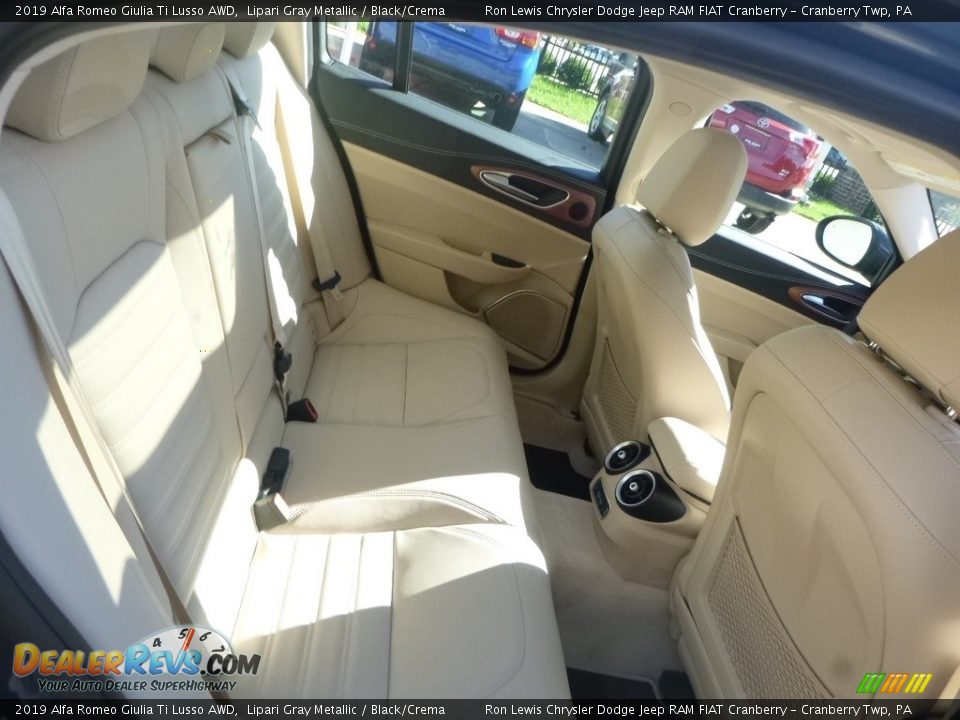 2019 Alfa Romeo Giulia Ti Lusso AWD Lipari Gray Metallic / Black/Crema Photo #16