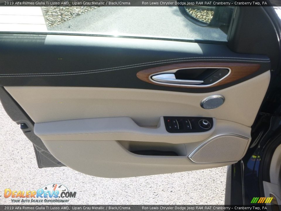 2019 Alfa Romeo Giulia Ti Lusso AWD Lipari Gray Metallic / Black/Crema Photo #17