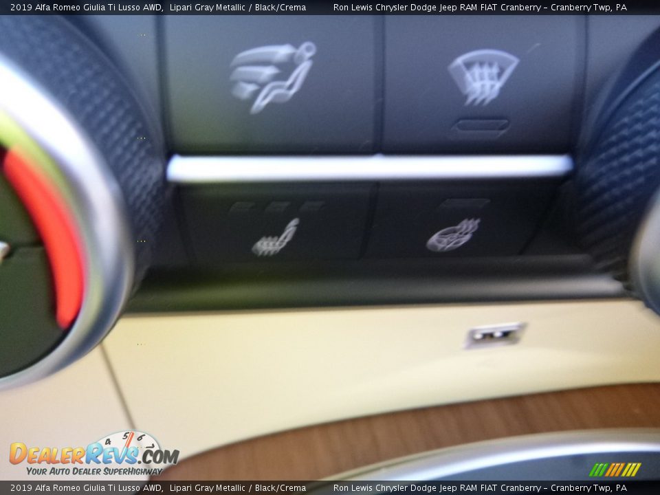 2019 Alfa Romeo Giulia Ti Lusso AWD Lipari Gray Metallic / Black/Crema Photo #23