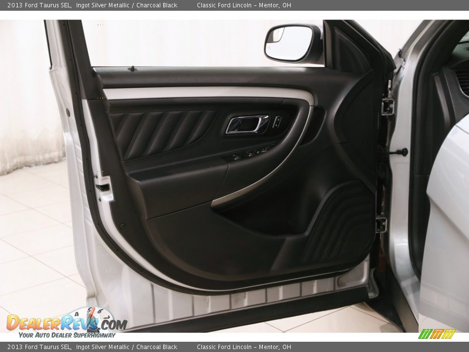 2013 Ford Taurus SEL Ingot Silver Metallic / Charcoal Black Photo #5