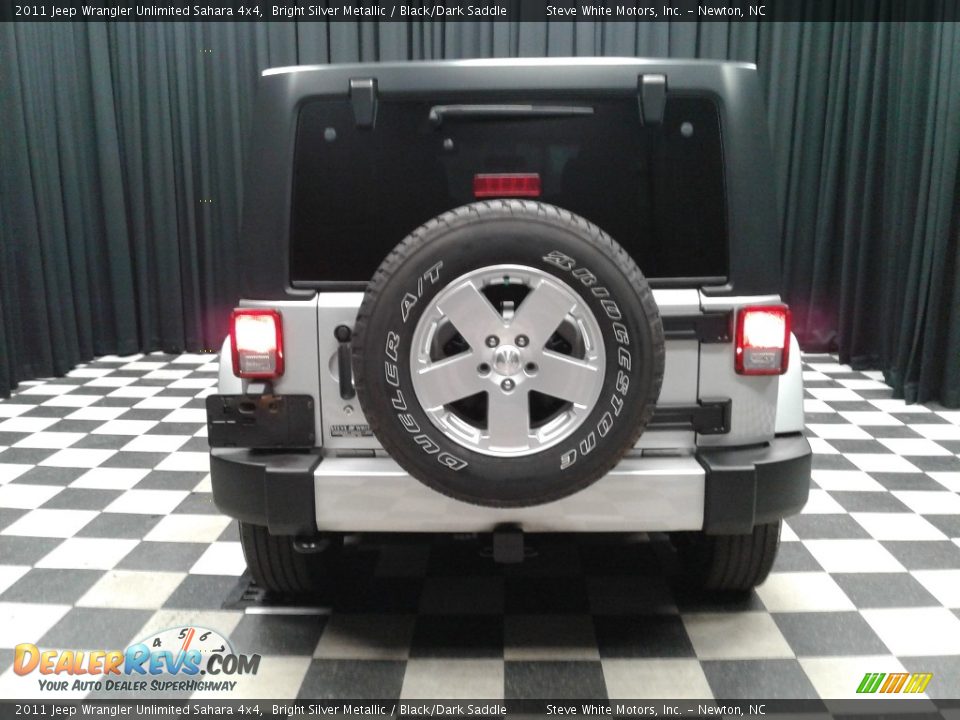 2011 Jeep Wrangler Unlimited Sahara 4x4 Bright Silver Metallic / Black/Dark Saddle Photo #7