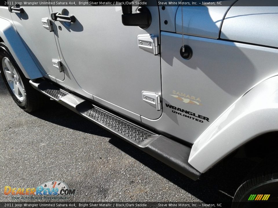 2011 Jeep Wrangler Unlimited Sahara 4x4 Bright Silver Metallic / Black/Dark Saddle Photo #25