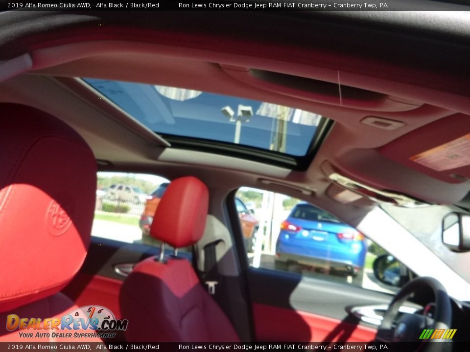 2019 Alfa Romeo Giulia AWD Alfa Black / Black/Red Photo #16