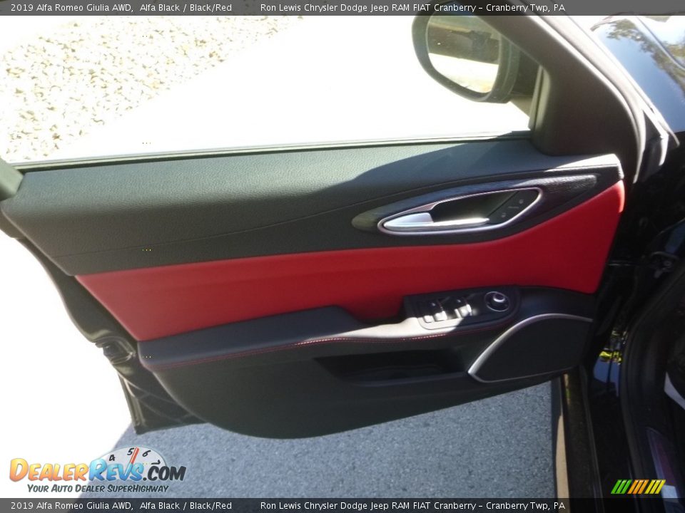 2019 Alfa Romeo Giulia AWD Alfa Black / Black/Red Photo #18