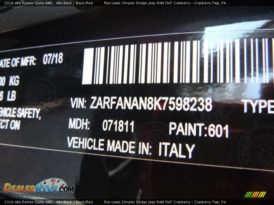 2019 Alfa Romeo Giulia AWD Alfa Black / Black/Red Photo #20