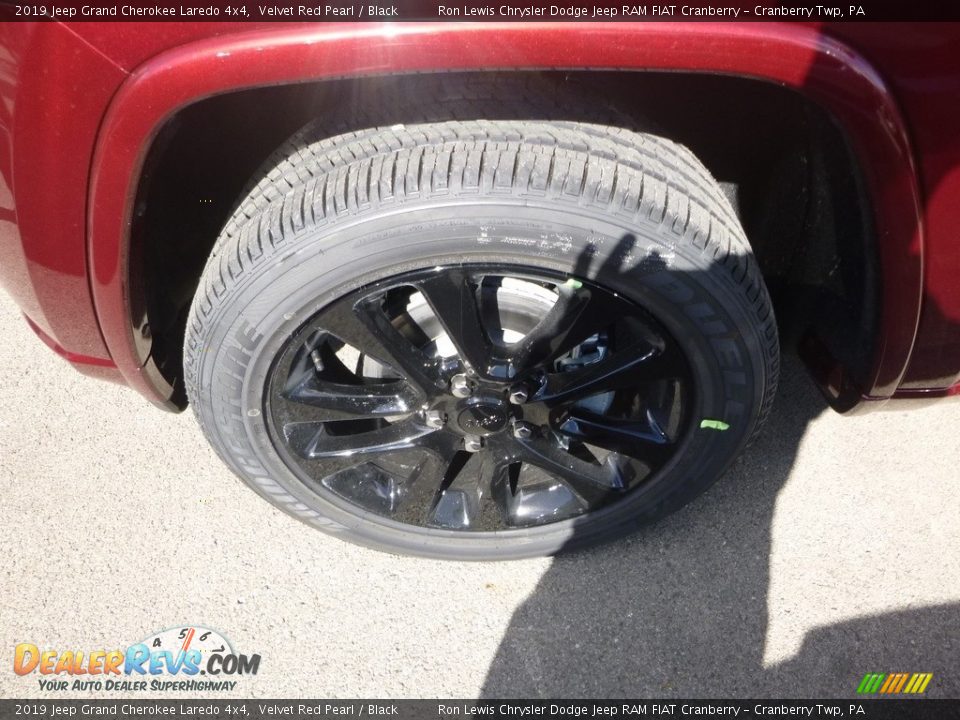 2019 Jeep Grand Cherokee Laredo 4x4 Velvet Red Pearl / Black Photo #2