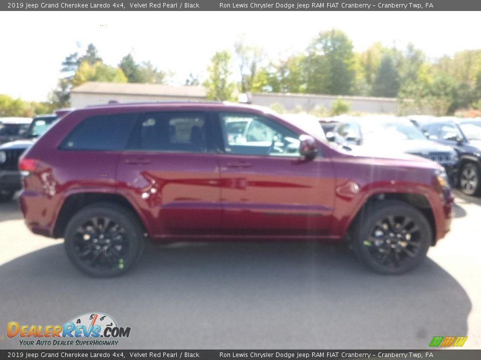 2019 Jeep Grand Cherokee Laredo 4x4 Velvet Red Pearl / Black Photo #6