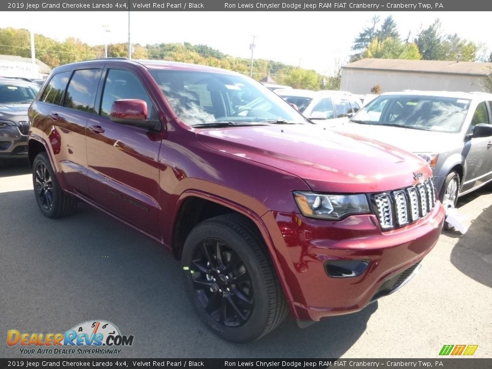2019 Jeep Grand Cherokee Laredo 4x4 Velvet Red Pearl / Black Photo #7