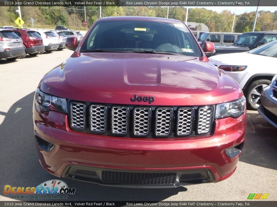 2019 Jeep Grand Cherokee Laredo 4x4 Velvet Red Pearl / Black Photo #8