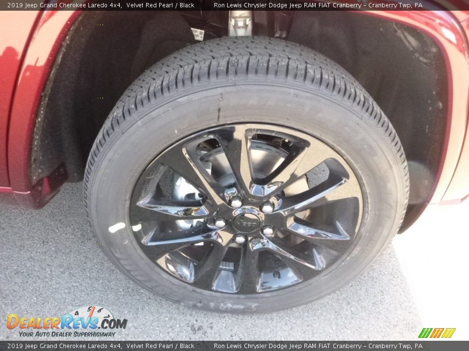 2019 Jeep Grand Cherokee Laredo 4x4 Velvet Red Pearl / Black Photo #9