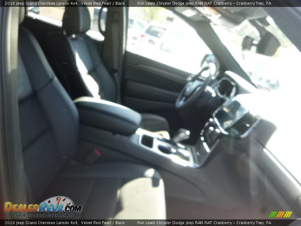 2019 Jeep Grand Cherokee Laredo 4x4 Velvet Red Pearl / Black Photo #10
