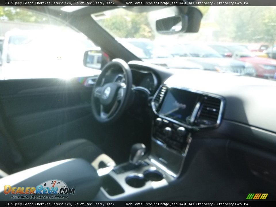 2019 Jeep Grand Cherokee Laredo 4x4 Velvet Red Pearl / Black Photo #11