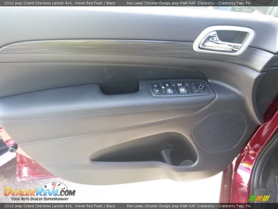 2019 Jeep Grand Cherokee Laredo 4x4 Velvet Red Pearl / Black Photo #14
