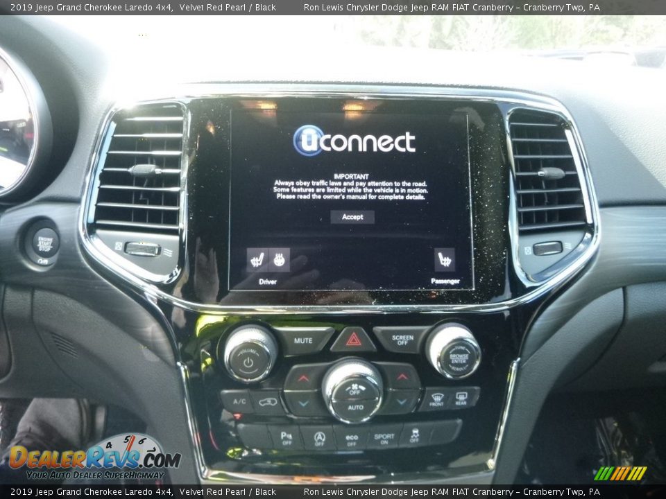 2019 Jeep Grand Cherokee Laredo 4x4 Velvet Red Pearl / Black Photo #17