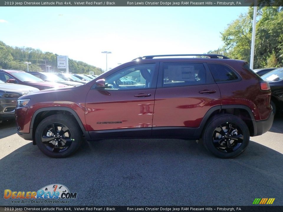 2019 Jeep Cherokee Latitude Plus 4x4 Velvet Red Pearl / Black Photo #2