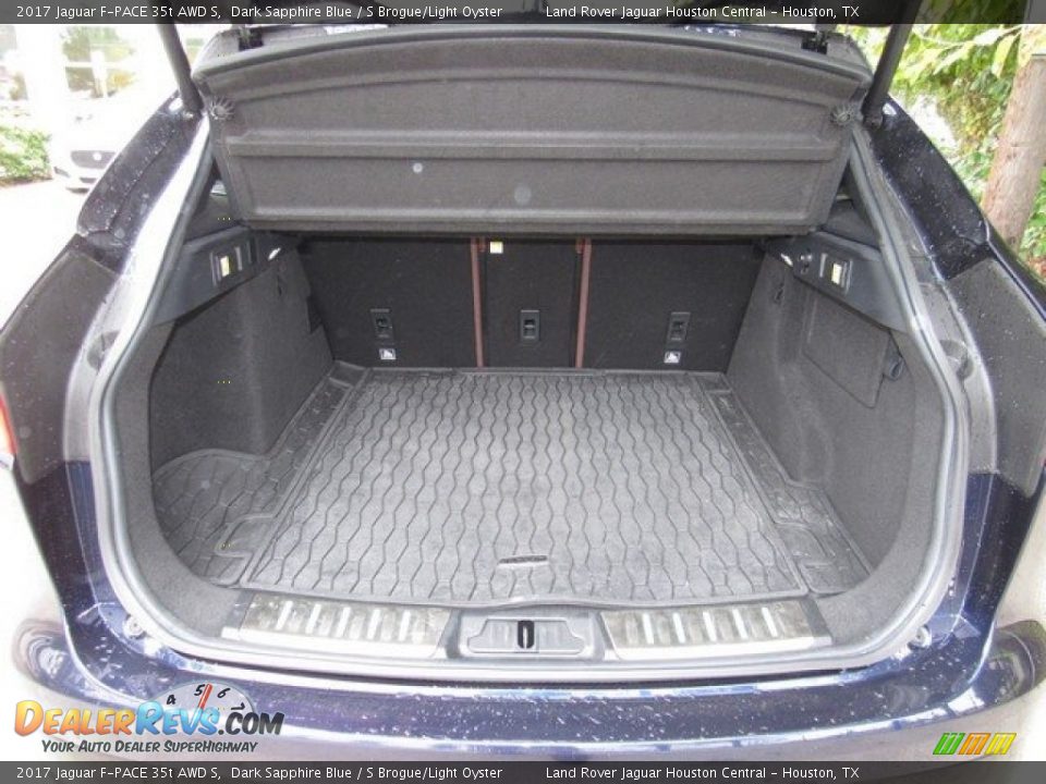 2017 Jaguar F-PACE 35t AWD S Dark Sapphire Blue / S Brogue/Light Oyster Photo #17
