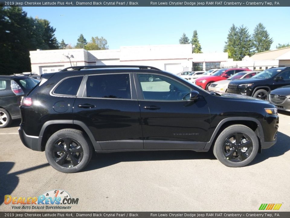 2019 Jeep Cherokee Latitude Plus 4x4 Diamond Black Crystal Pearl / Black Photo #6