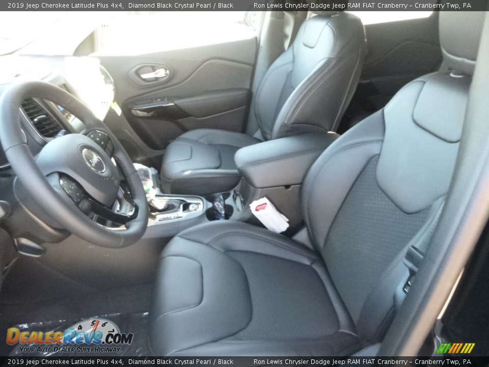 2019 Jeep Cherokee Latitude Plus 4x4 Diamond Black Crystal Pearl / Black Photo #15