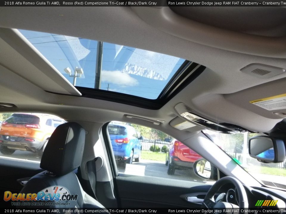 2018 Alfa Romeo Giulia Ti AWD Rosso (Red) Competizione Tri-Coat / Black/Dark Gray Photo #15