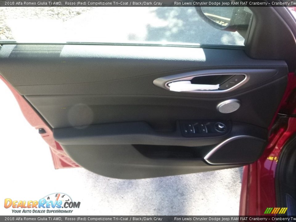 2018 Alfa Romeo Giulia Ti AWD Rosso (Red) Competizione Tri-Coat / Black/Dark Gray Photo #18