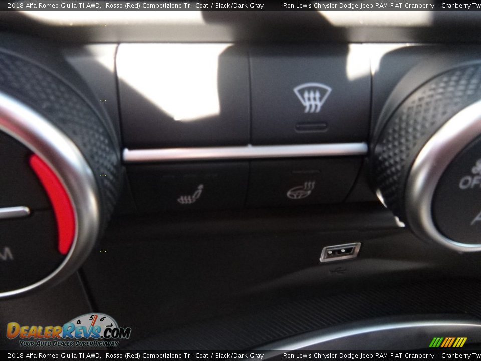 2018 Alfa Romeo Giulia Ti AWD Rosso (Red) Competizione Tri-Coat / Black/Dark Gray Photo #23