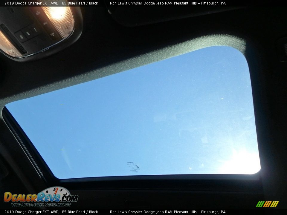 2019 Dodge Charger SXT AWD B5 Blue Pearl / Black Photo #16