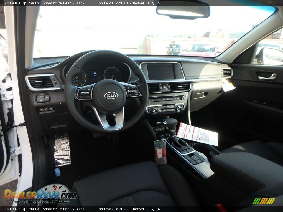 Dashboard of 2019 Kia Optima EX Photo #12