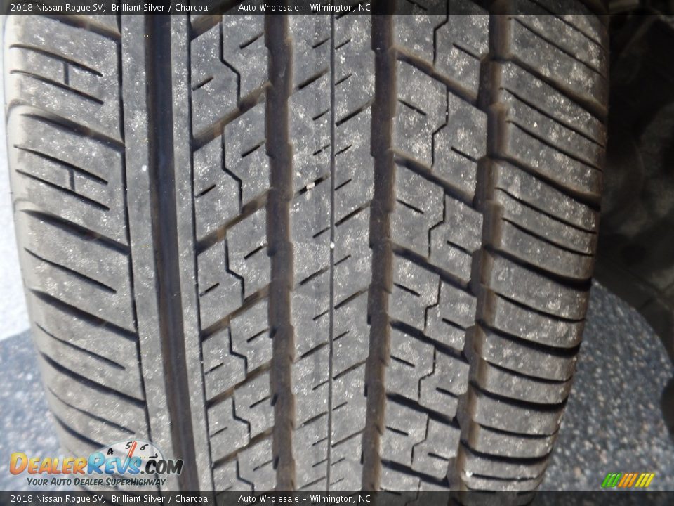 2018 Nissan Rogue SV Brilliant Silver / Charcoal Photo #9