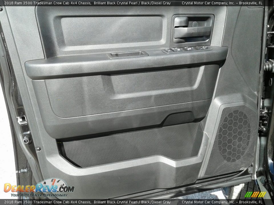2018 Ram 3500 Tradesman Crew Cab 4x4 Chassis Brilliant Black Crystal Pearl / Black/Diesel Gray Photo #17