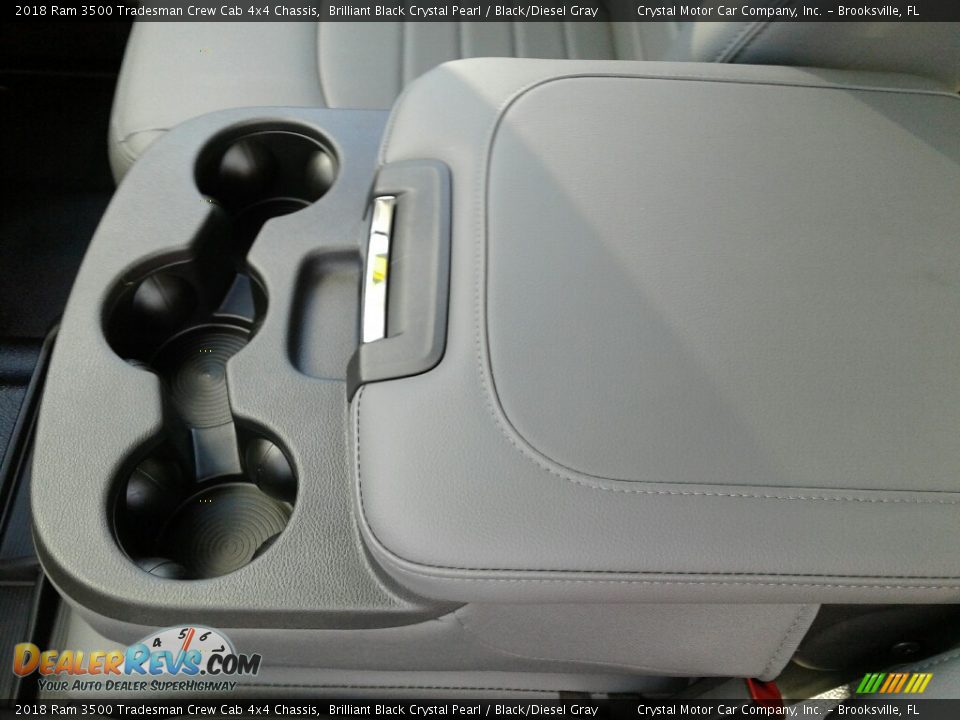 2018 Ram 3500 Tradesman Crew Cab 4x4 Chassis Brilliant Black Crystal Pearl / Black/Diesel Gray Photo #18