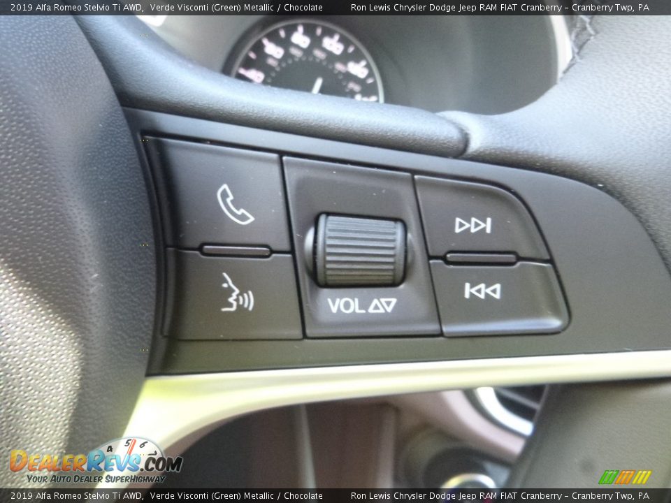 2019 Alfa Romeo Stelvio Ti AWD Steering Wheel Photo #23