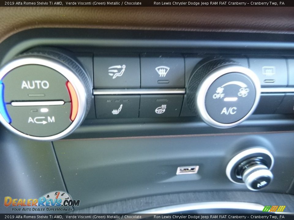 2019 Alfa Romeo Stelvio Ti AWD Verde Visconti (Green) Metallic / Chocolate Photo #25