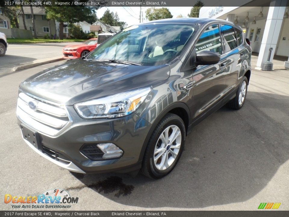 2017 Ford Escape SE 4WD Magnetic / Charcoal Black Photo #1