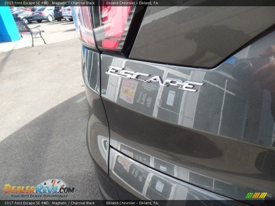 2017 Ford Escape SE 4WD Magnetic / Charcoal Black Photo #11