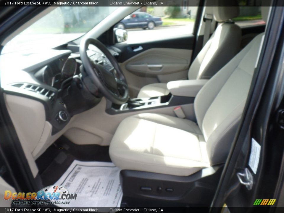 2017 Ford Escape SE 4WD Magnetic / Charcoal Black Photo #16
