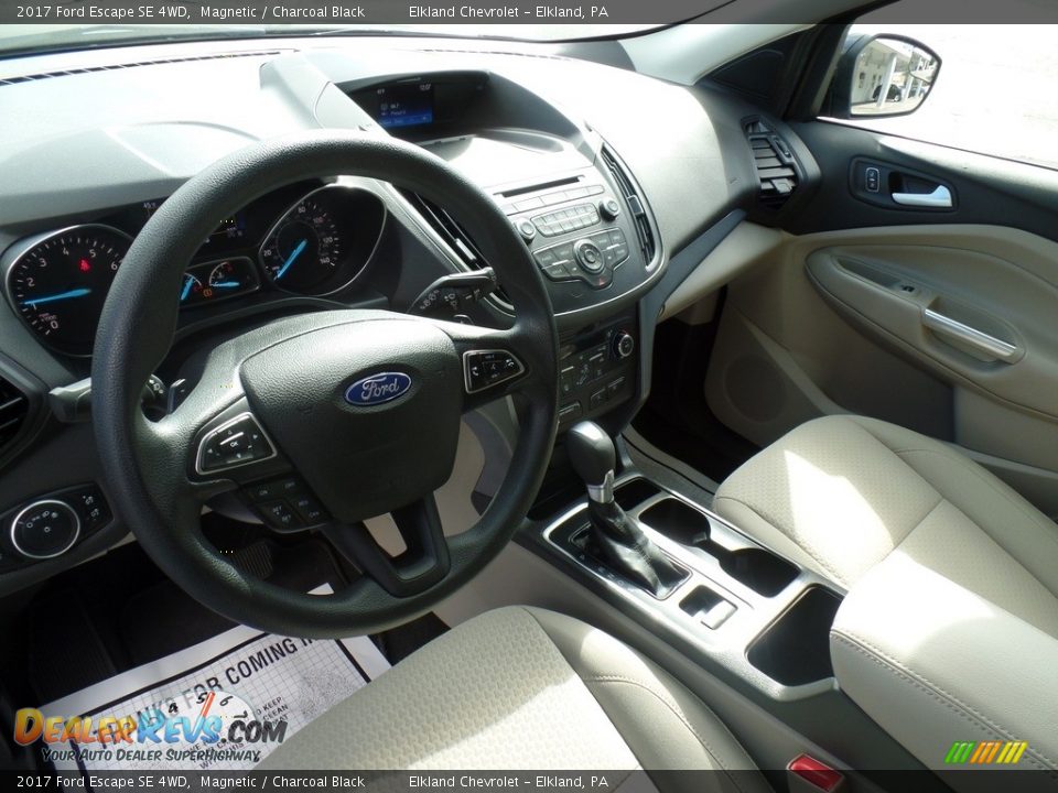 2017 Ford Escape SE 4WD Magnetic / Charcoal Black Photo #18