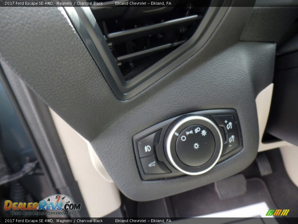 2017 Ford Escape SE 4WD Magnetic / Charcoal Black Photo #23